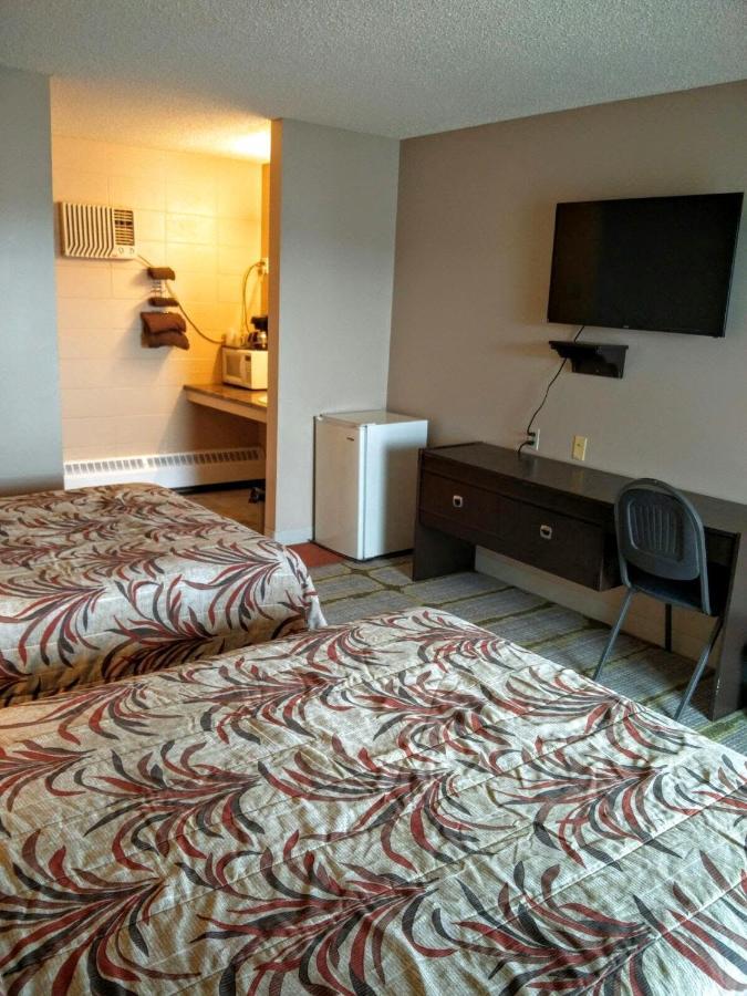 Alaskan Motel Fox Creek Room photo